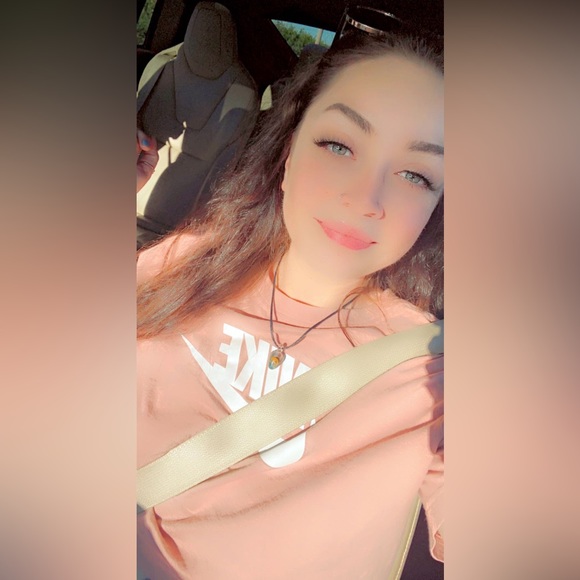 Meet your Posher, Cassidy - Picture 2 of 2